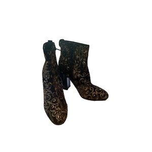 Guess Naisan Black Ankle Bootie-Gold Brocade-Block HeelSZ6.5M NEW Prototype pair